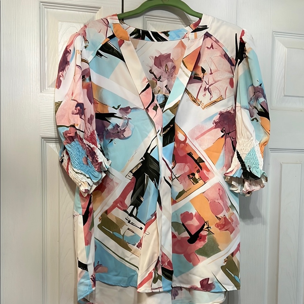 Floral Print Women's Top, NWOT, size Large